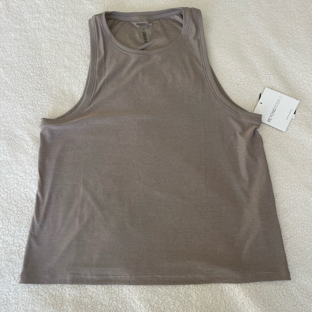 Beyond Yoga Featherweight Rebalance Tank size Small BNWT